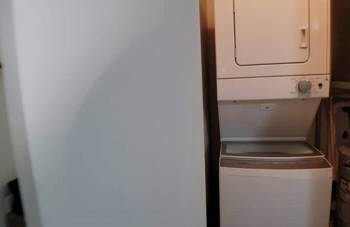 #2 Downtown Free Parking- Walk to Gainbridge, Lucas Oil, Conv Cntr - Foto 6