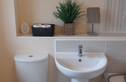 Two Bedroom Semi-detached Modern House in Birmingham - Foto 21