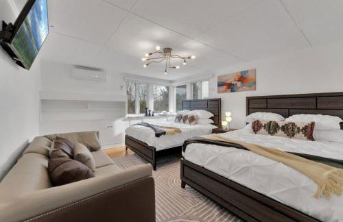 Fire and Fun Luxe Stay w Pool Hot Tub and Game Room - Foto 7