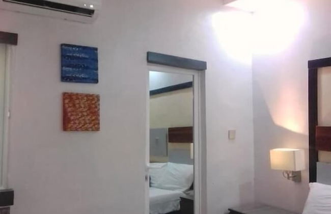 Premiership UK Suites - Photo 2