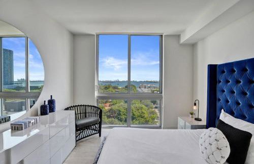 Luxury 2 Bedroom Corner Condo Walk to Design District, Infinity pool with Bay and City views, Gym, Free Parking Spot - Foto 46