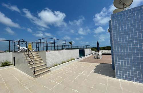 No Atalaia, Fort Poseidon rua do Atalho a 700 metros da praia do Atalaia, apartamento novo decorado, varanda, sala de estar e jantar, 02 suítes, 03 banheiros, lavanderia, cozinha, piscina, churrasqueira, salão de jogos, vista parcial das dunas e mar - Photo 68