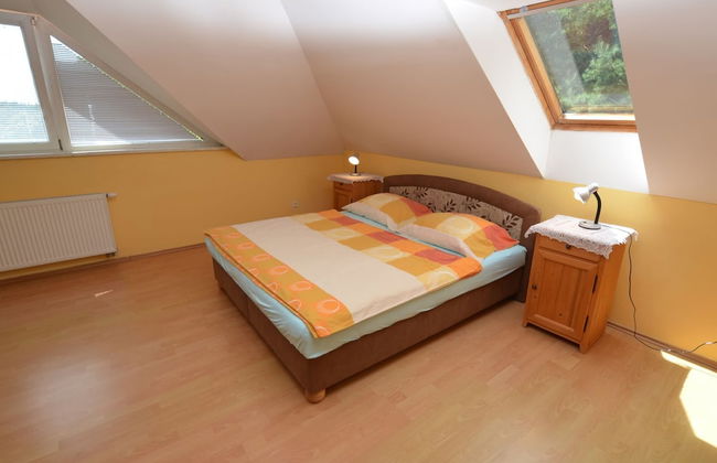 Comfortable Detached House With Large Garden - Photo 5