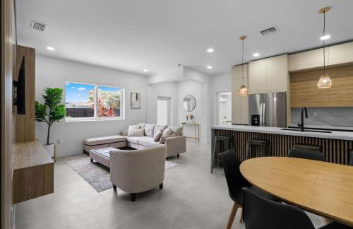 Villa Gabriel Modern, Family Home Just 15 minutes downtown Miami - Foto 1