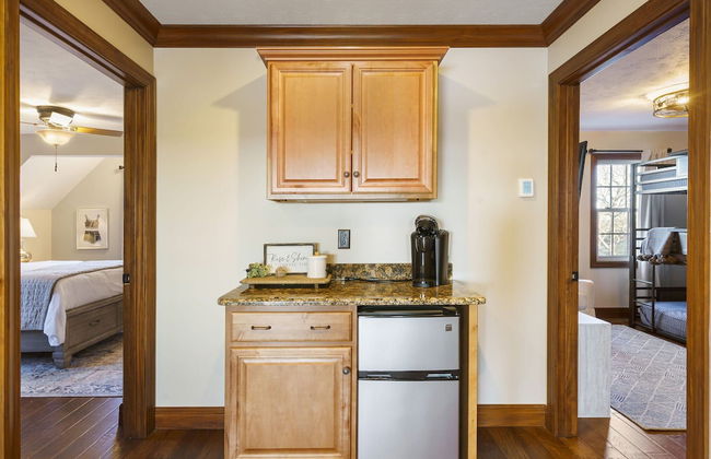 Table Rock Manor at Whitefish Bay - Photo 14