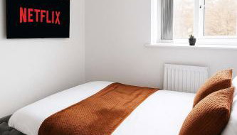 Bright 4BR Pets OK Driveway Sleeps 9 - Foto 2