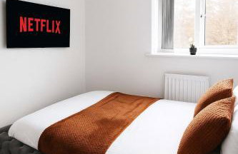 Bright 4BR Pets OK Driveway Sleeps 9 - Foto 2