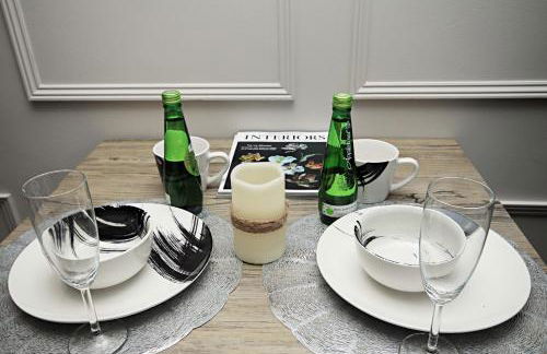 Rayan Heights Cosy 1 bedroom flat sleeps 2 perfect for contractors tourists families - Free parking - Foto 30