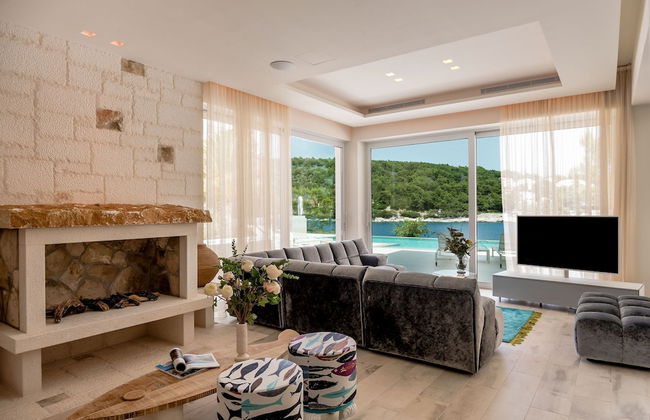 Beachfront Villa Seven Sins with Pool - Foto 15