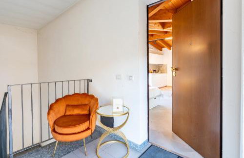 Loft Park & Rail free Parking - Photo 2