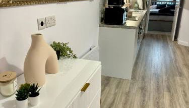 Brand new Flat 5 with Free Parking and fast WIFI - Foto 2