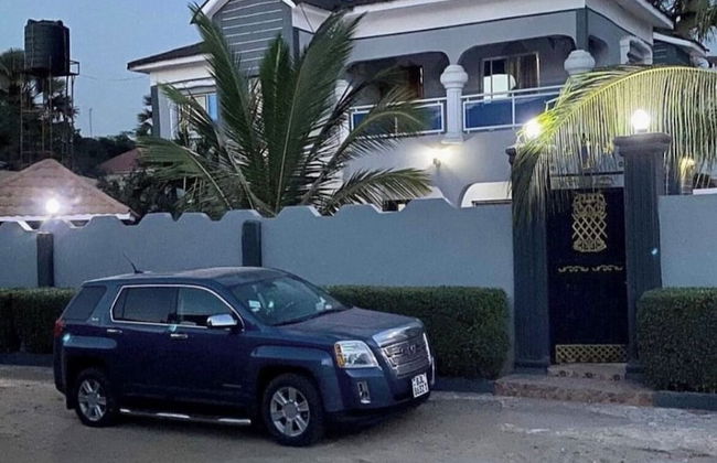 The Retreat Emerald Apartments Close to the Beach - Photo 1