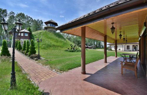 Dom nad stawem przy lesie - Foto 27