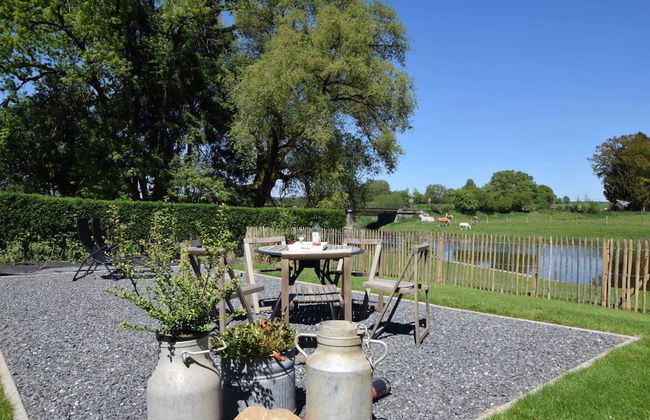 Lavish Holiday Home in Chassepierre With Terrace - Photo 1