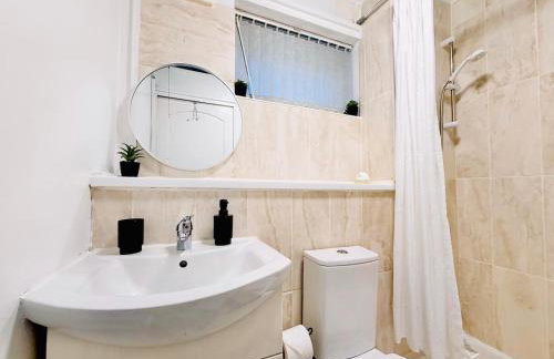 Cosy 1 bed flat, sleeps 4, free parking - Photo 15