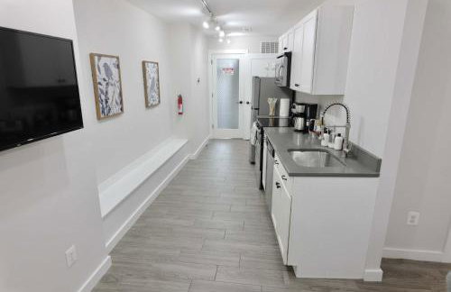 White Brick Retreat - Shaw - Photo 10