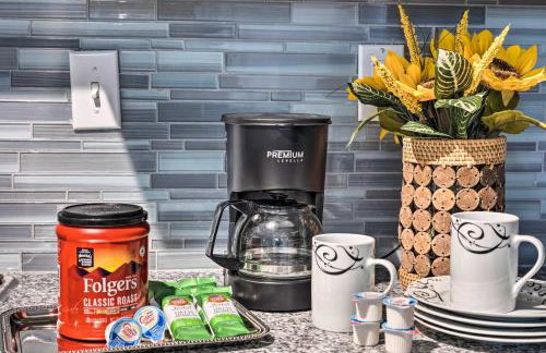 Inviting Apartment Less Than 2 Mi to Riviera Beach! - Foto 14