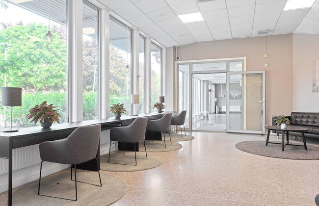 Part-Time Home Hotel Rotebro Station - Foto 1