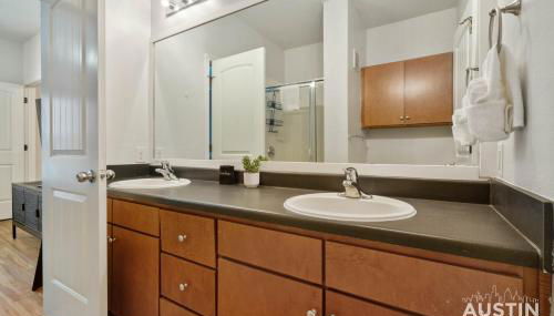 5BR 2BA Austin Hideaway Near SoCo The Domain and Lady Bird Lake by Austin Vacay - Foto 5