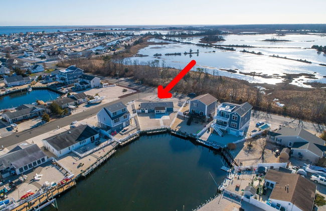 Waterfront Beach House - Photo 30