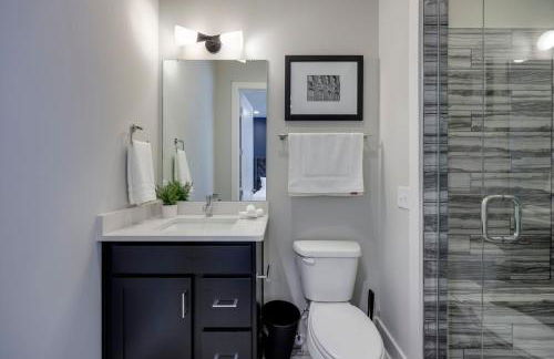 New Lux Townhome 6 mins to DT Rooftop Sleeps 12 - Foto 30