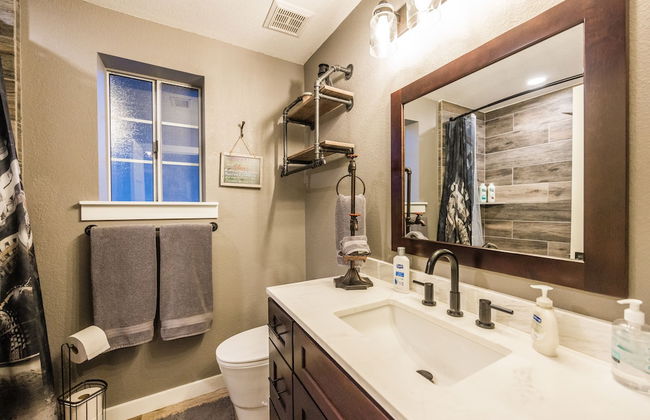 New Luxury Prescott Lynx B B 4k ft2 Sleeps 22 - Photo 24