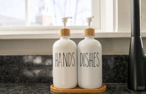 The Sunnyside Stay - Photo 16