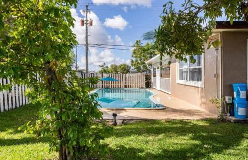 Awesome 4 bedroom pool house King bed - Foto 17