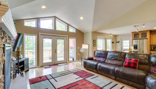 White Swan Lake Home Near Hiking and Snowmobiling! - Foto 5