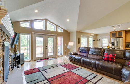 White Swan Lake Home Near Hiking and Snowmobiling! - Foto 5