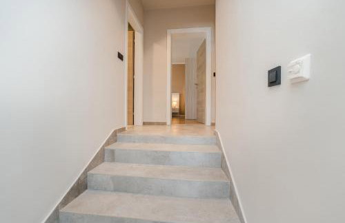 Holiday House Paula sa privatnim grijanim bazenom na mirnoj lokacija blizu mora - Foto 27