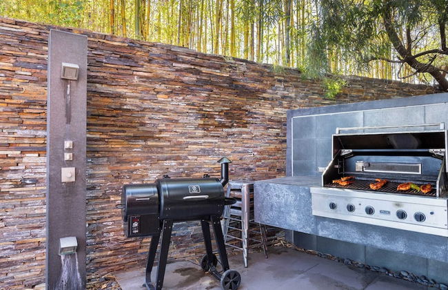 Hollywood Overlook by Avantstay Private Pool + Hot Tub Panoramic Views - Photo 39