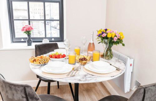 King Size Bed, City Centre, Long Stay Offers, Fast Wifi, Fully Equipped Kitchen, Dedicated Work Place - Foto 16