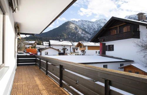 Holiday rental I Eschenlohe, Modern Bright Apartment with Mountain View - Foto 17