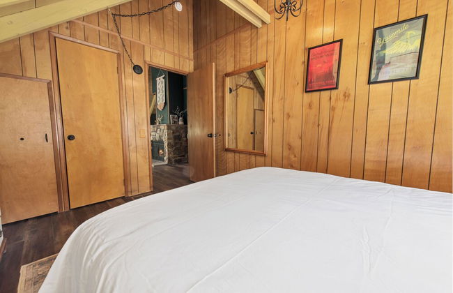 Rest N Relax Inn - Beautiful chalet-style cabin features dramatic forest and slope views! - Foto 9