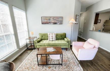 Pool View Escape - Near Shops & Dining - Foto 18