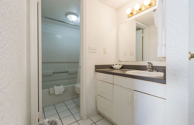 Beach Club at Montego Inn - Photo 49