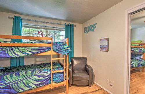 Hot Tub and Theater Room Tropical Springfield Home - Foto 21