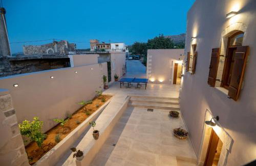 Pavlina Villa , a hidden gem with heated pool and ping pong! - Photo 69