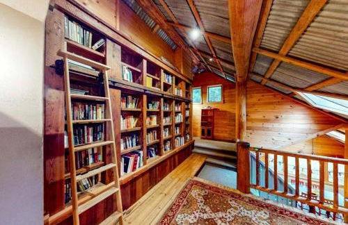 Immaculate Cabin Rental with a Hot Tub next to Lake Pend Oreille in Bonner County, Idaho - Foto 2