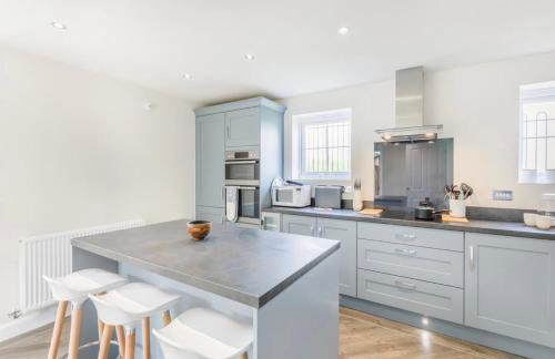 The Neal's 4 Bedroom House in Buxton Sleeps 8 - Photo 10