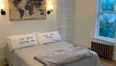 Updated 2 bedroom close to downtown and university - Foto 3