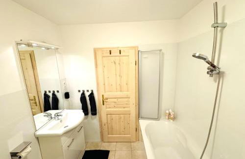 SuperHosts ZENTRUM - Parkplatz - BADEWANNE - Netflix - KAFFEE - Foto 27