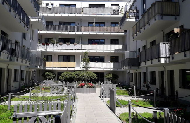 City Center Modern Retreat - Photo 19