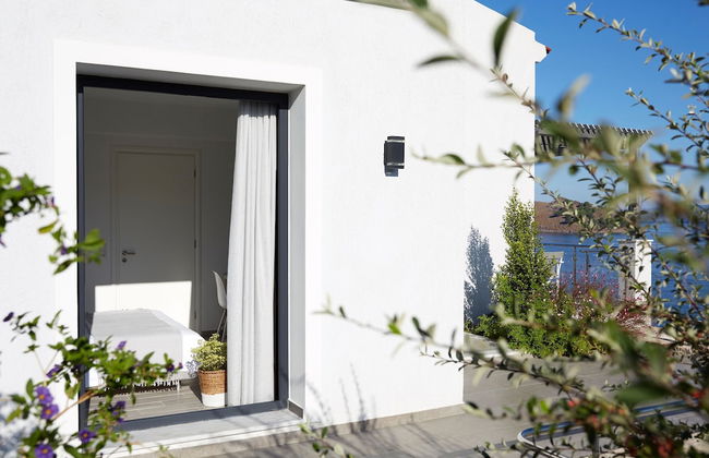 Eleia Seafront Rooms & Villas - Photo 3