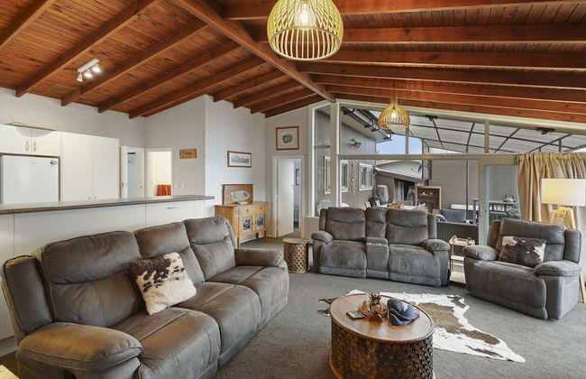 Lakeview Escape with spa - sauna - patio - Photo 26