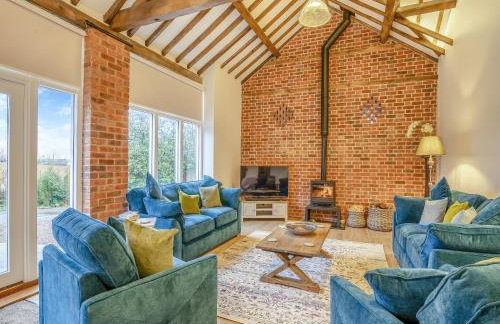 Stable End - Photo 1