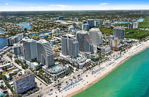 The Glamour of Upscale Downtown Ft. Lauderdale - Foto 28