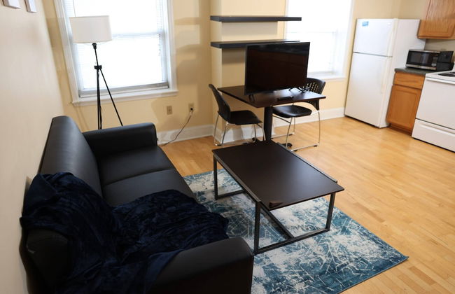 Close to Campus Student Housing - Amenities - Photo 1