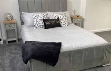 Cheshire Home Stays - Photo 1